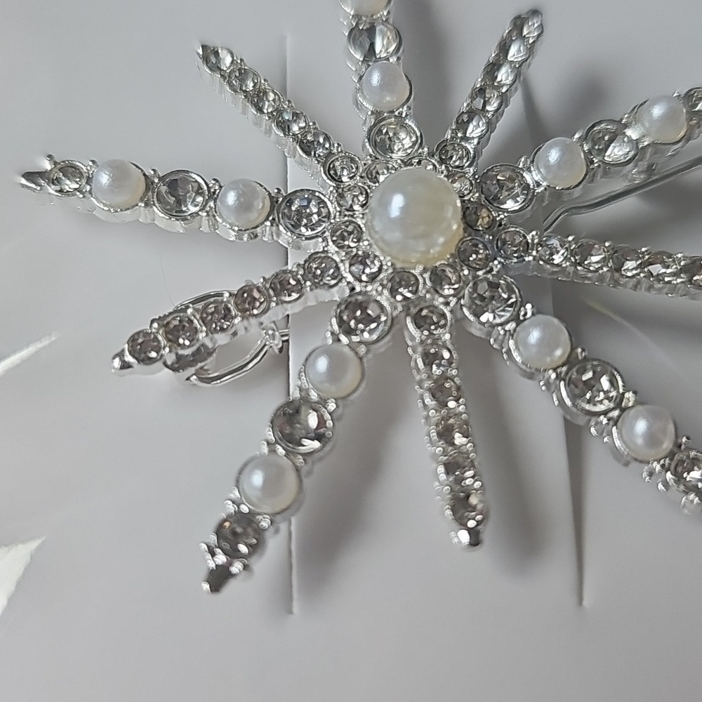 New Silver Tone With Rhinestones And Pearls Star Hair Clip - Picture 5 of 5